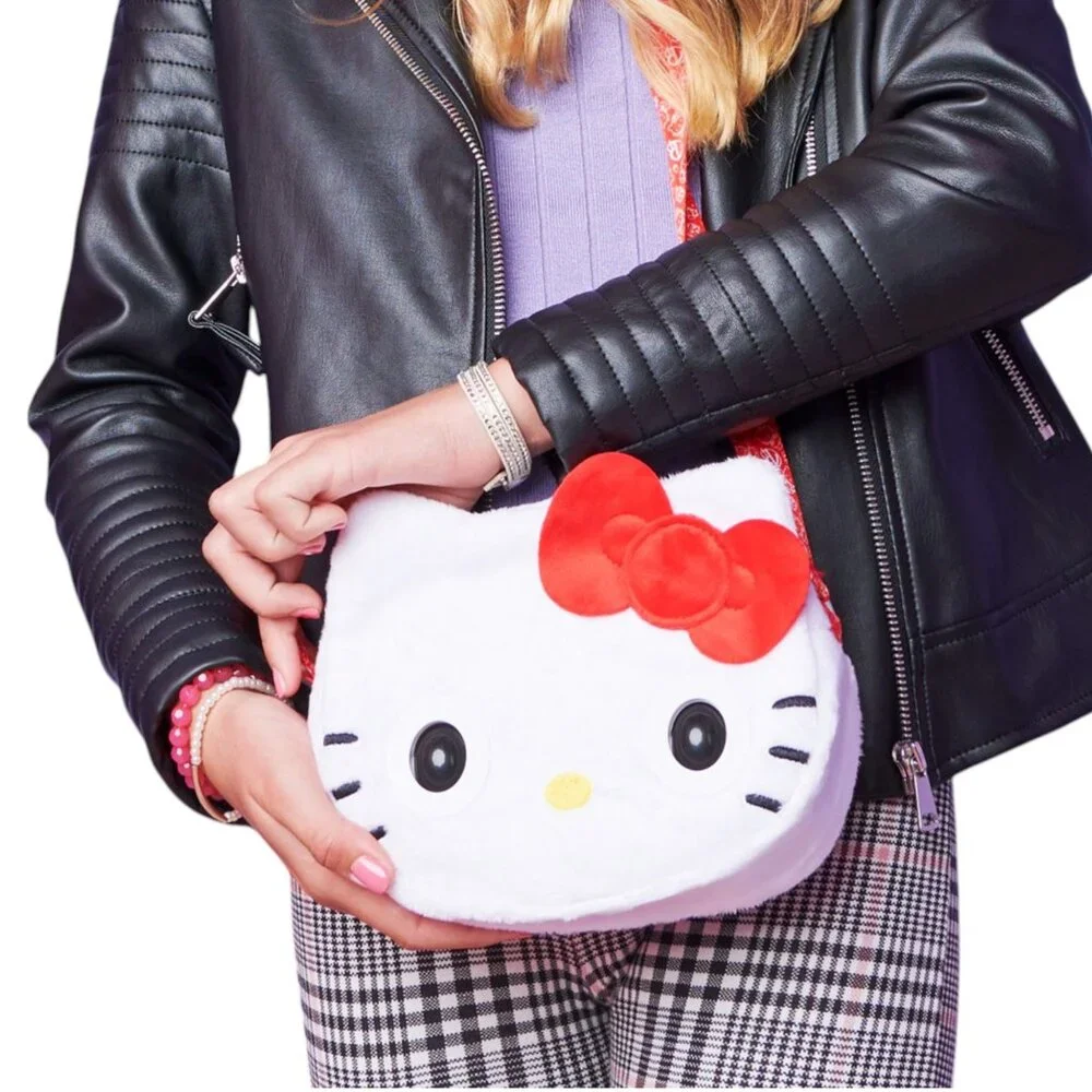NEW Hello Kitty Sanrio Purse Pets w/ 30 Sounds Blinking Eyes Crossbody Bag Inter